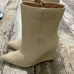 Women’s Pointed Toe Wedge Ankle Boots - Cream